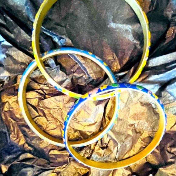 Set of 3 enameled floral bracelets - Picture 2 of 8